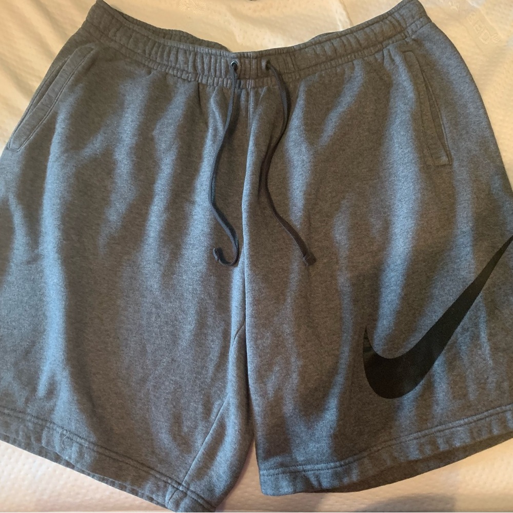 Mens 2XL Nike shorts